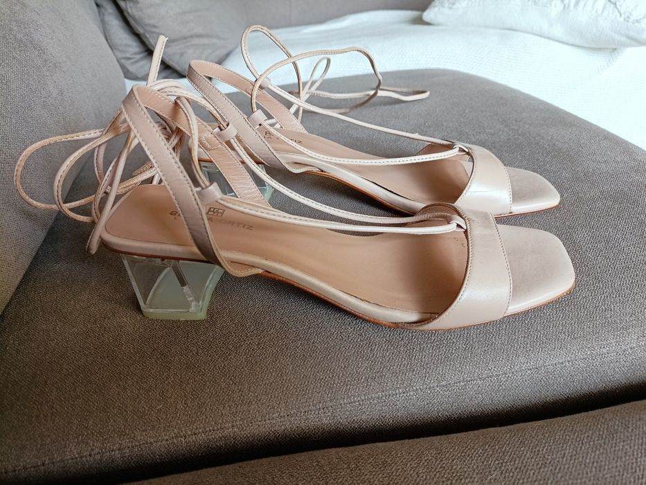 Sandálias pele nude