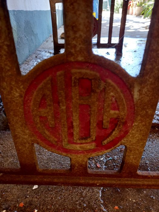 Bancos de jardim  ALBA