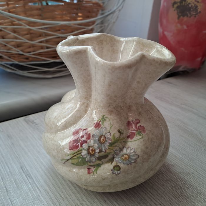 Wazon porcelana kostna.