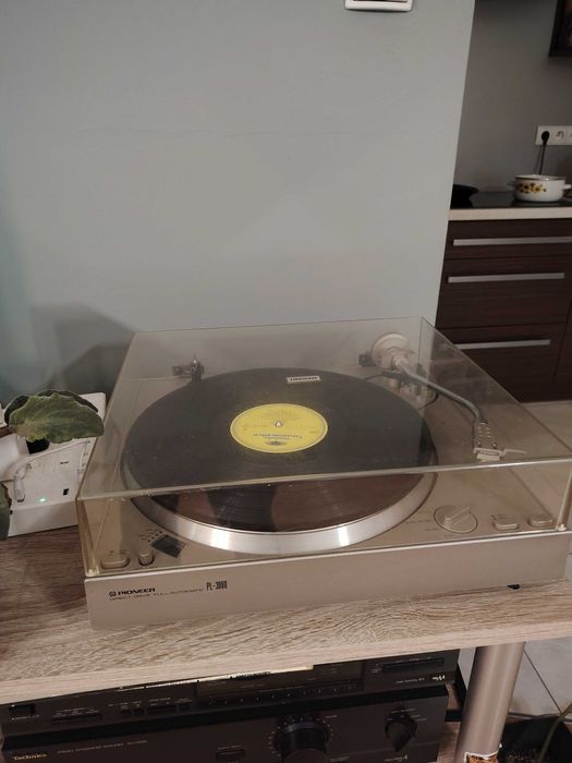 Sprzedam klasyczny gramofon **Pioneer PL-3000
