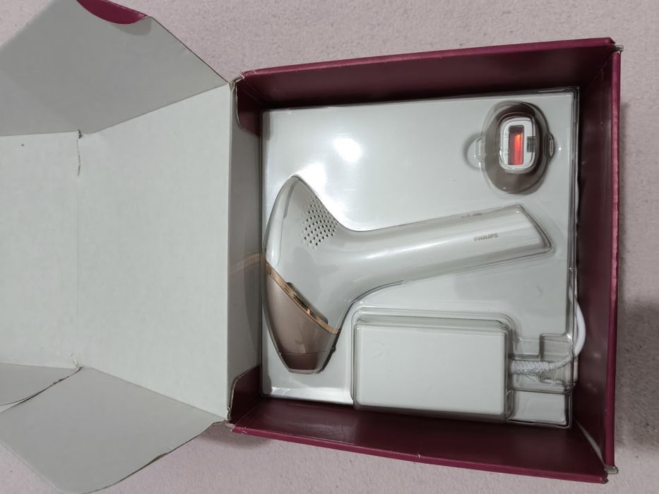 Depiladora Luz Pulsada PHILIPS BRI945/00 (IPL - Multi-zonas - Branco)