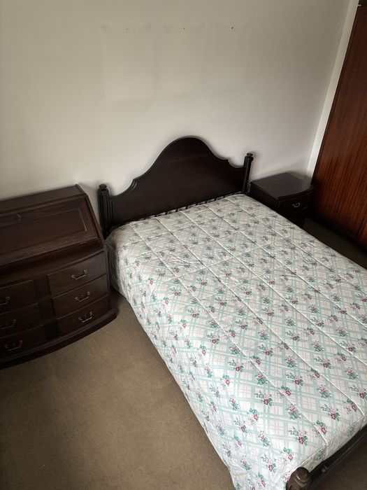 Mobilia de Quarto Casal em Mogno
