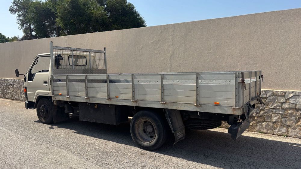 Toyota Dyna 2.5 D - Rodado Duplo - Caixa Aberta