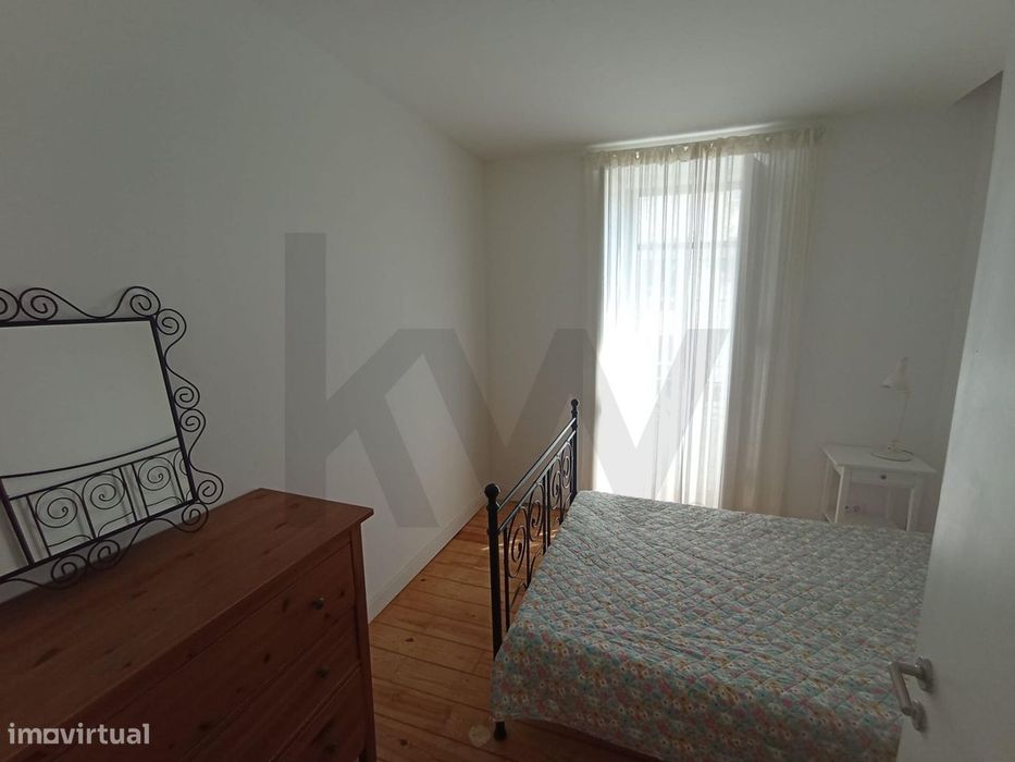 ​​​​​​​T2 renovado com varanda e vista sobre Lisboa – Monte Agudo