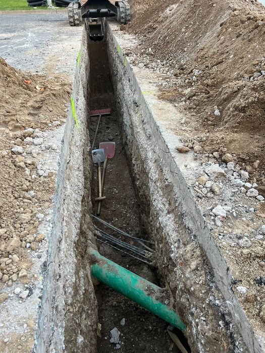 Minikoparka -wykop pod instalacje  - Kompleksowe usługi ziemne