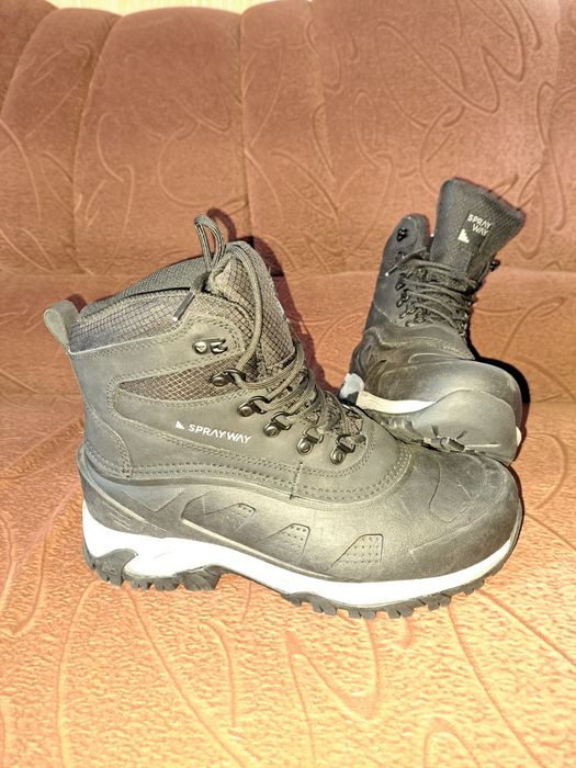 Продам зимові водонепроникні черевики Spray Way.