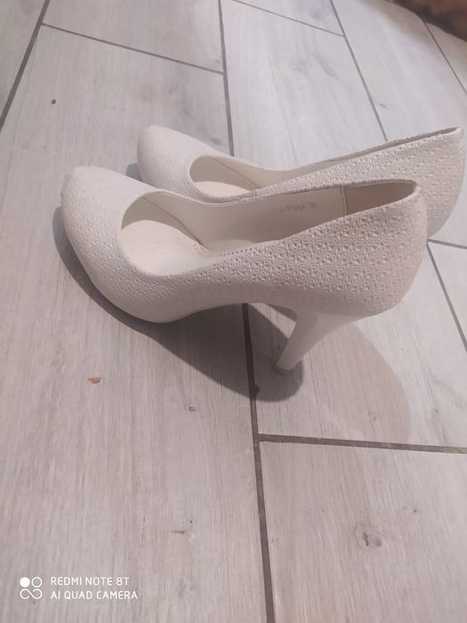 Весільні туфлі ..
