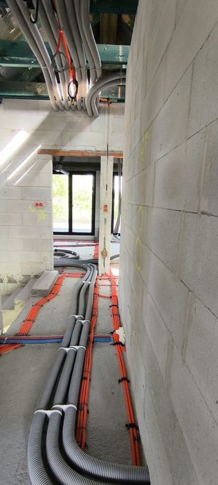 Elektryk, instalacje elektryczne, pomiary.