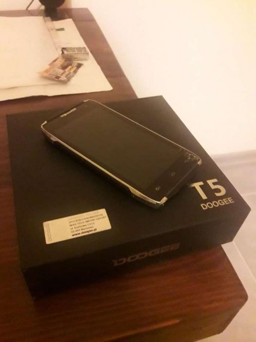 Telefon DOOGEE T5