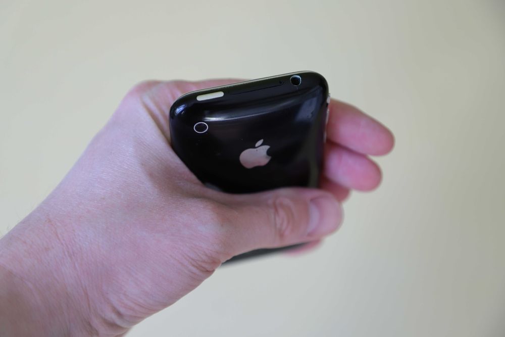 мобільний телефон iphone 3gs