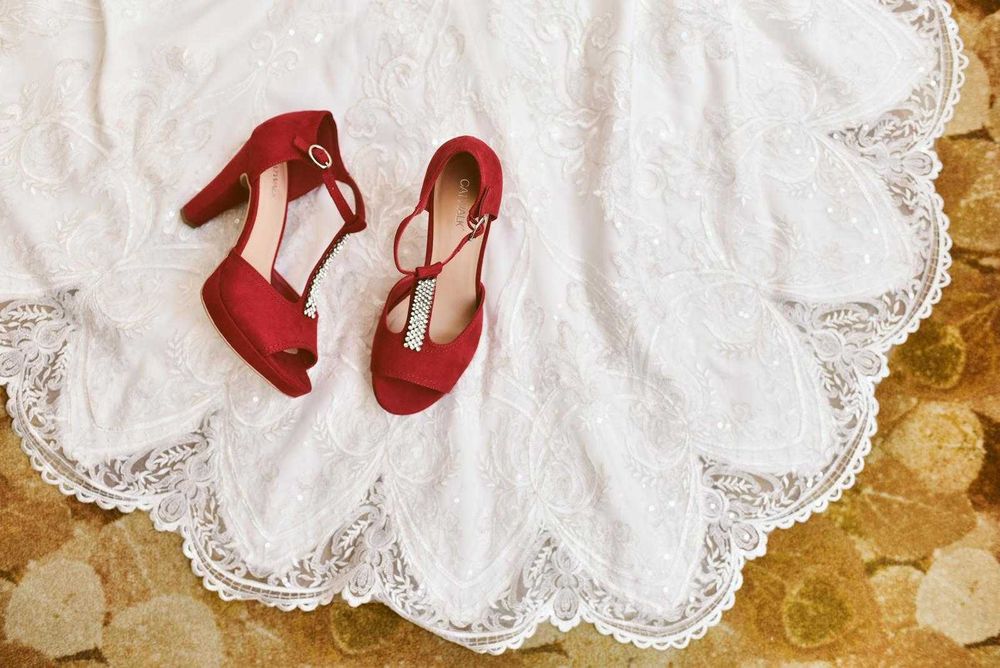 Vestido de Noiva Elegante e Cheio de Detalhes – UK 12