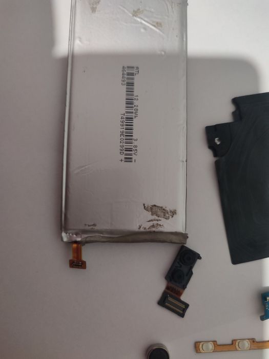 Телефон на разборе LG V40 6/64 ОСТАТКИ.