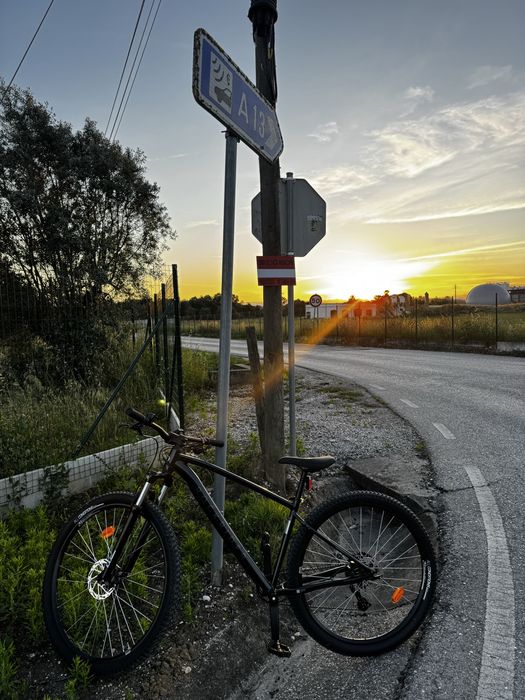 Vendo essa bicicleta como nova foi usada poucas vezes