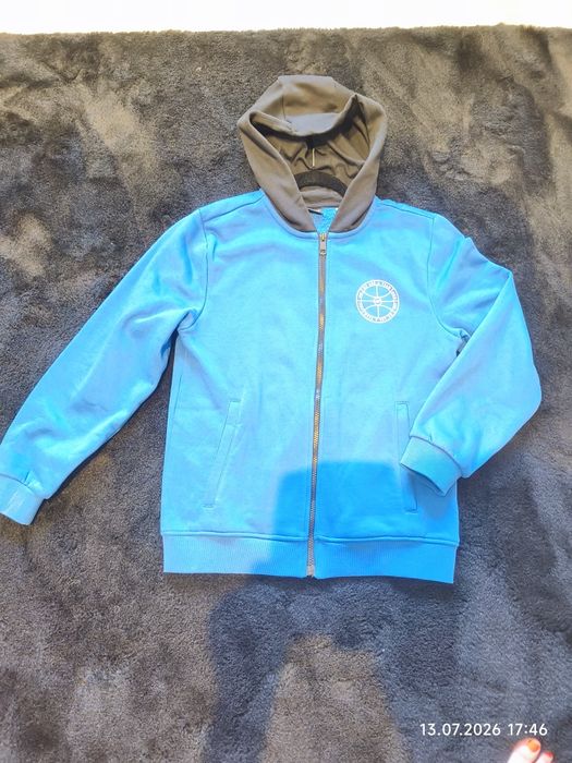 Bluza z kapturem na zapinanie