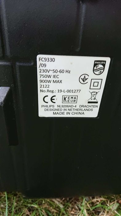 Odkurzacz Philips - bez workowy-900 W