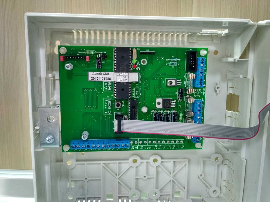 Прибор приемно-контрольный охранный Дунай-8/32