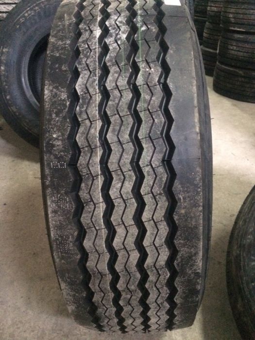 Купити шини гуму резину покришки колеса  245/70 R19,5 руль тяга причеп