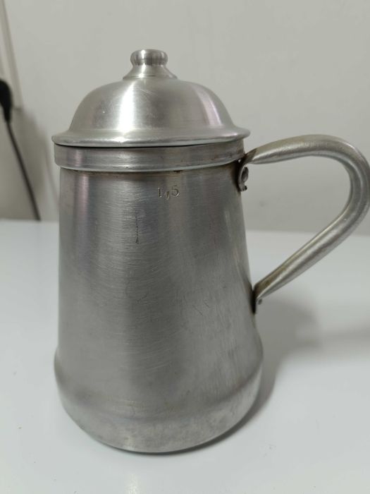 3 Cafeteiras alumínio antigo 1,5 LT, 3 LT e 4 LT