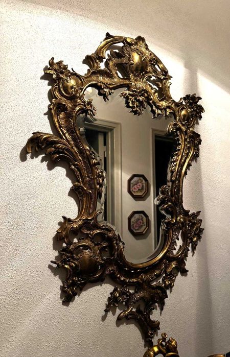 Espelho antigo em metal dourado