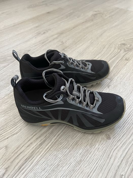 Ténis Merrell pretos