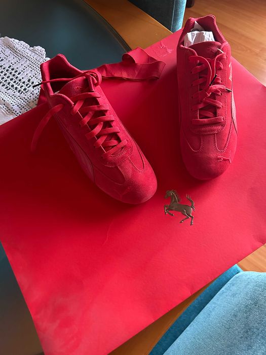 Tenis Puma Ferrari Spreedcat  nº 45  camurça/ vermelhos novos na caixa