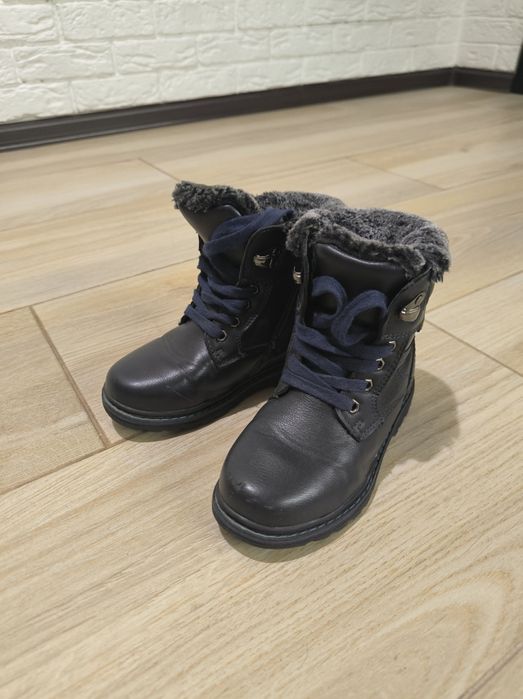 Віддам взуття дівчинці