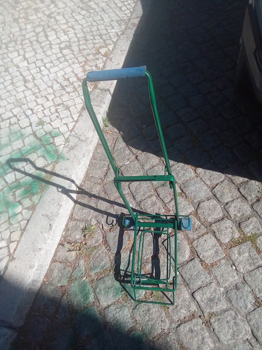 Carro compra em metal! Á Sporting!