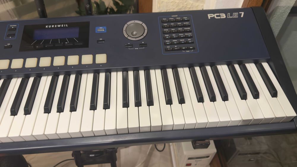 Syntezator Kurzweil PC3 LE7