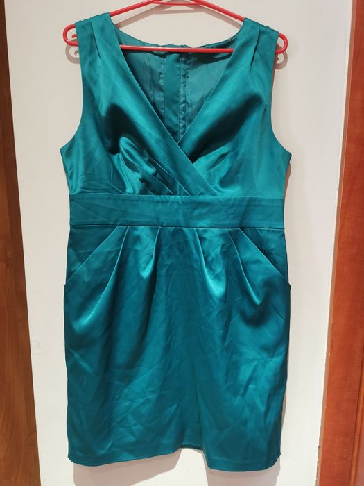 Elegancka sukienka z kopertowy dekoltem M/ L