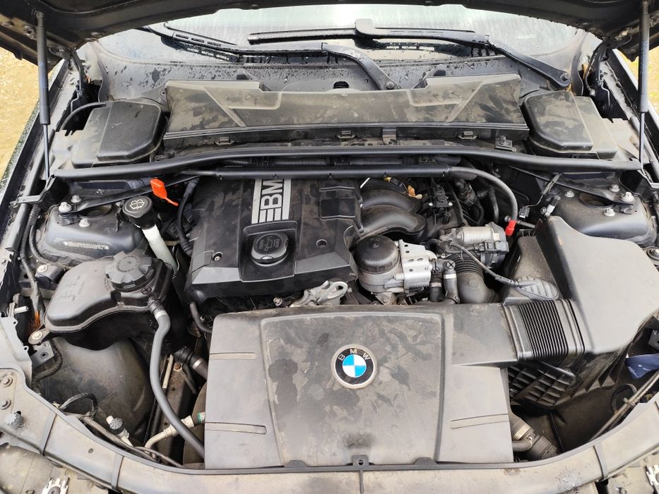 BMW e90  318i 1.8 benzyna czarna sprowadzona