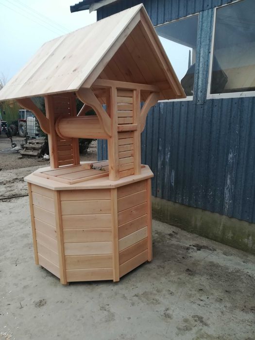 Studnia drewniana ogrodowa dekoracyjna użytkowa