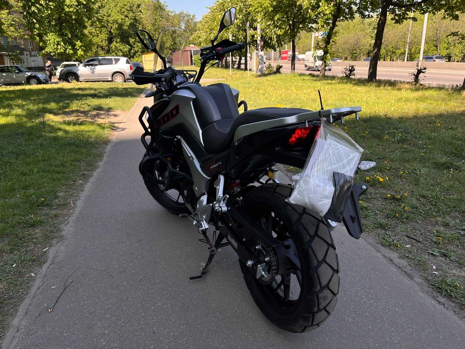Мотоцикл SPARK SP300T-3