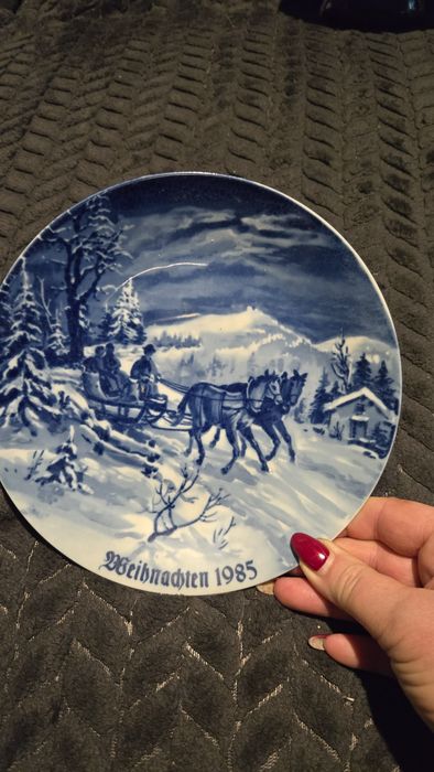 Kobaltowy talerz święta 1985.