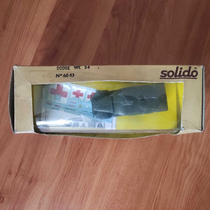 Miniatura Solido do modelo Dodge WC 54, referência 6043