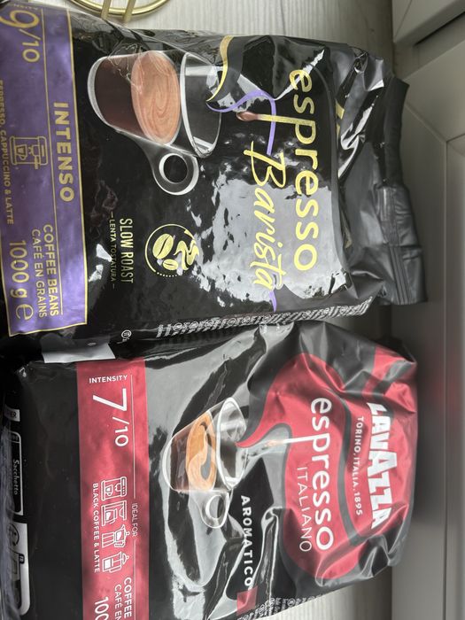 Zestaw dwoch kaw ziarnistych lavazza