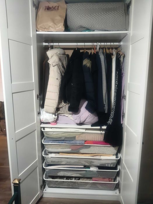 Roupeiros brancos como novos