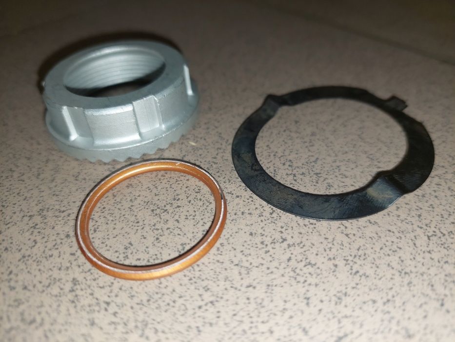 Sprzedam nowe kolanko chrom pl z nakretka simson s51