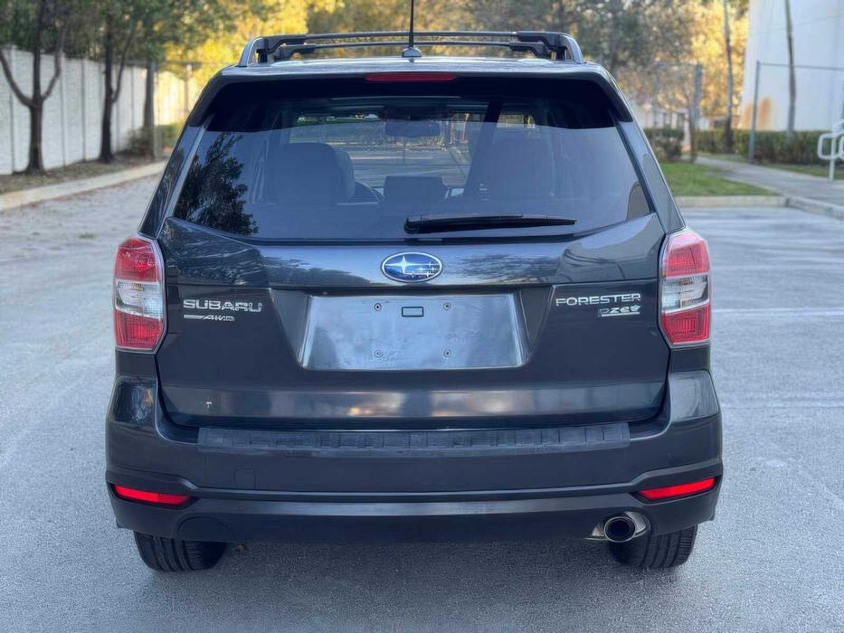 Subaru Forester 2.5i Limited      2014