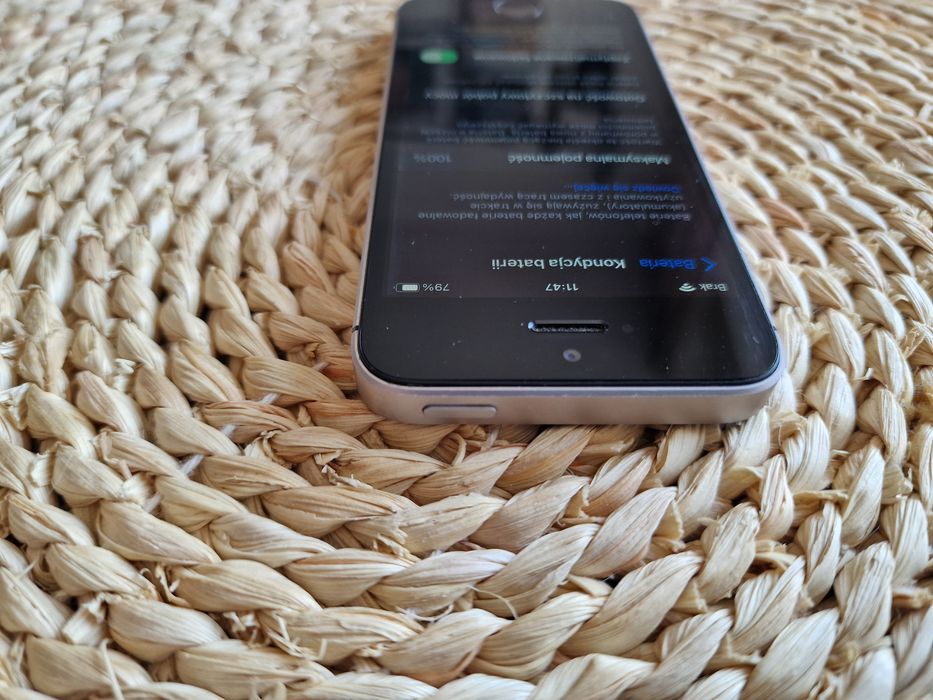 Iphone SE 128GB  iOS 15