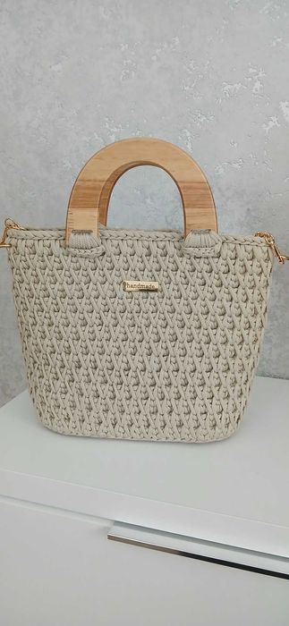Torebka handmade ze sznurka – jasna beżowa | drewniane rączki