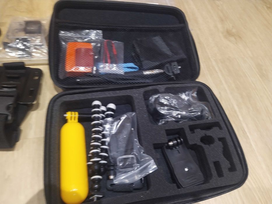 Câmera de ação Xiaomi YI 4K com acessórios extras