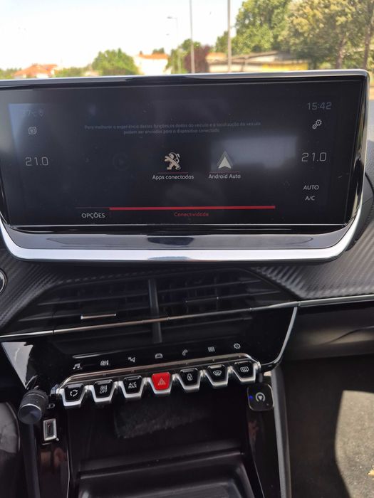 Peugeot 208 Allure 1.2 PureTech Automático • 2020 • Full Extras