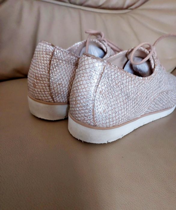 Mokasyny beżowo-złote w roz 39.