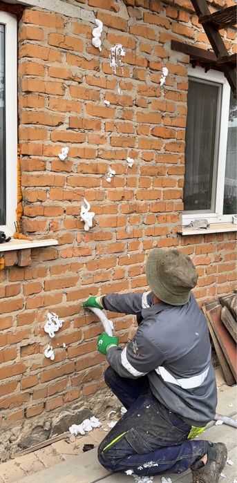 Утеплення Піноізолом Закачка стін та горища. Рідкий пінопласт +