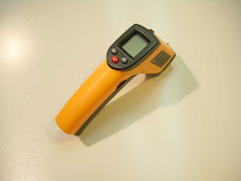 Digital IR Thermometer with Laser Pointer64284527316739121