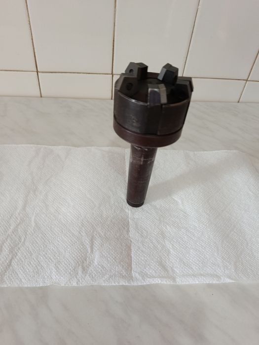 Продам фреза торцовая диаметр 63