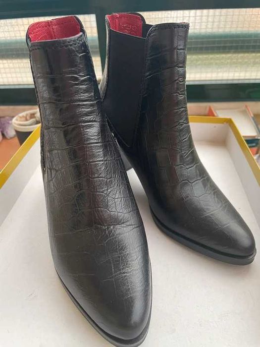 Botins couro preto Eureka 35