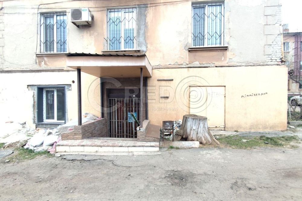 Продаж не великого нежитлового приміщення. "Гірник".