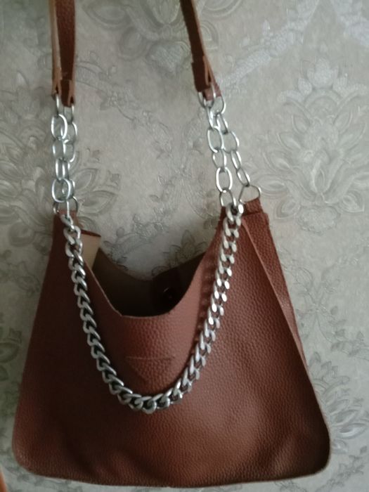 Продам  сумочку. И  кошелек.