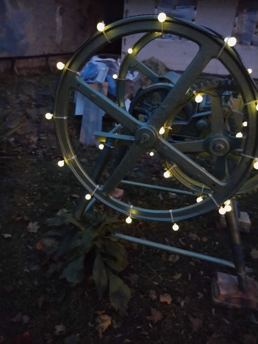 Sprzedam sieczkarnie ozdobę do ogrodu
